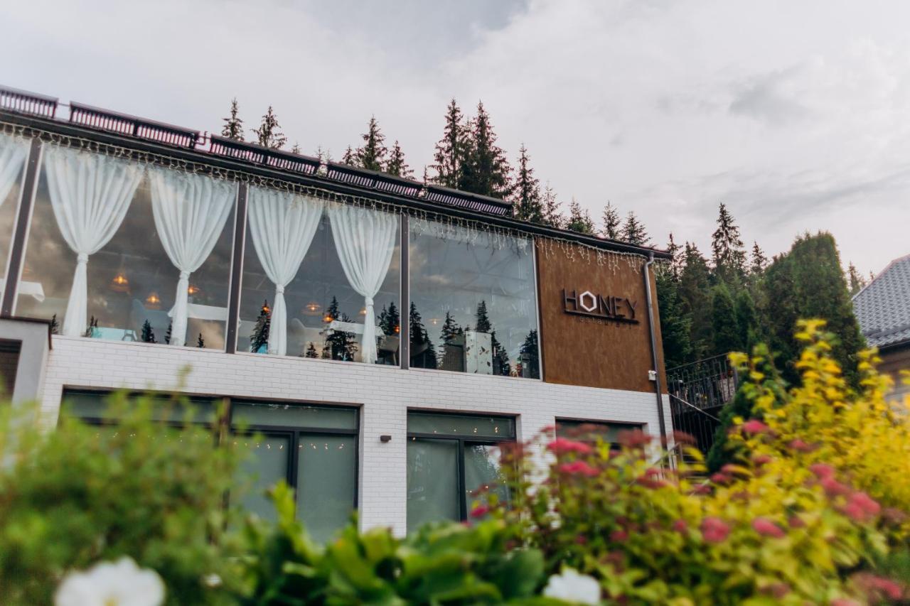 Hotel Vedmezhyi Dvir Bukovel Dış mekan fotoğraf