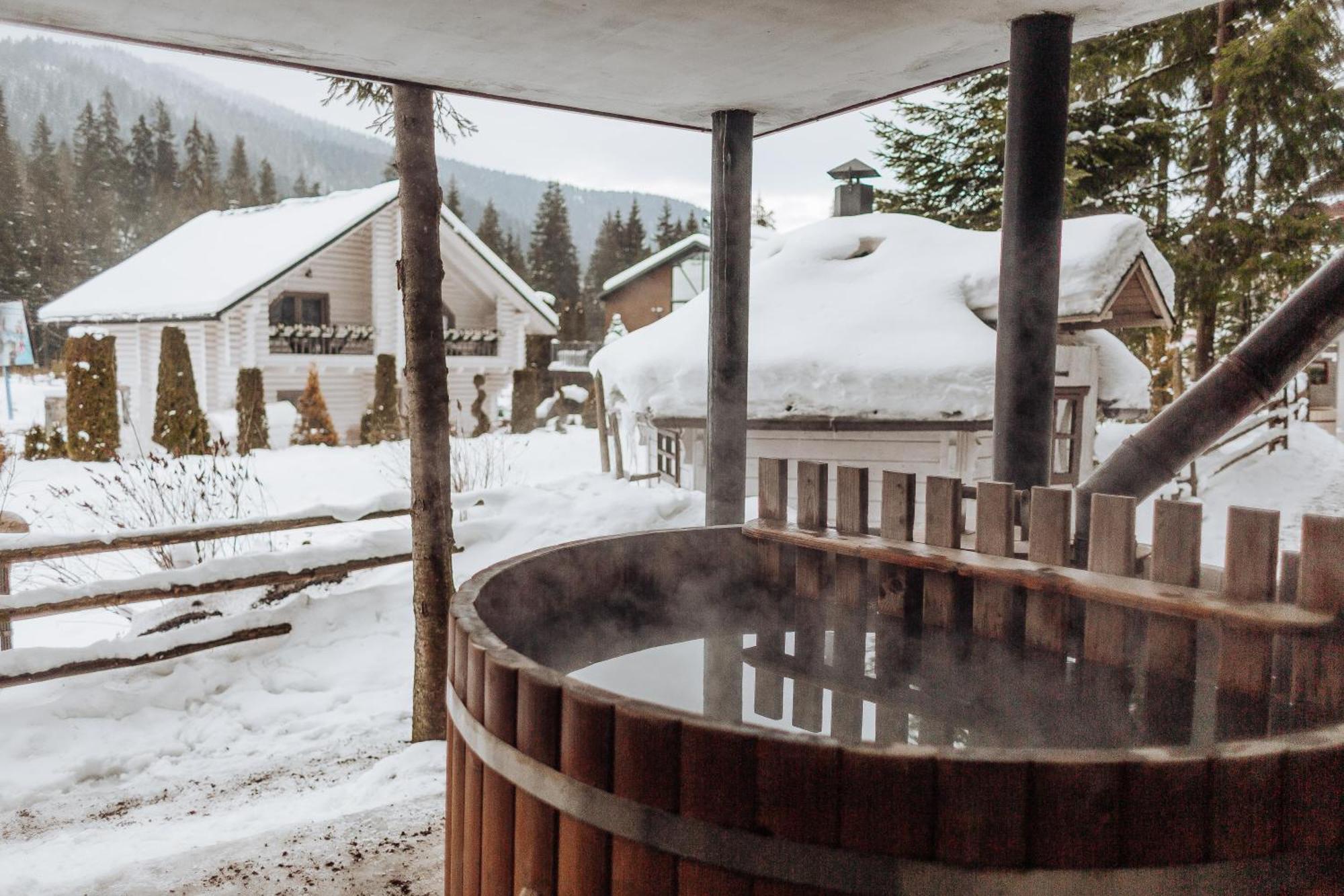 Hotel Vedmezhyi Dvir Bukovel Dış mekan fotoğraf