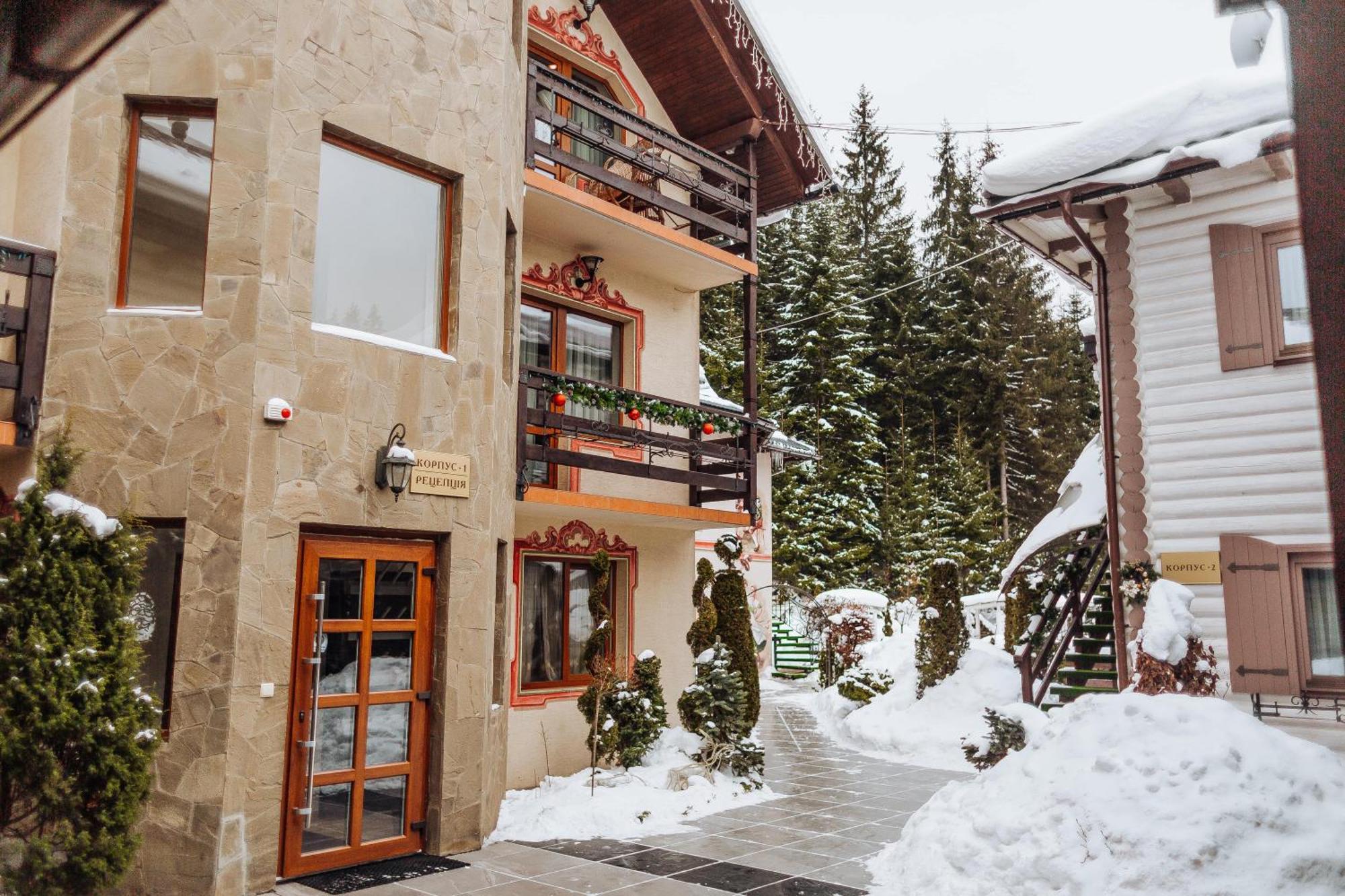 Hotel Vedmezhyi Dvir Bukovel Dış mekan fotoğraf