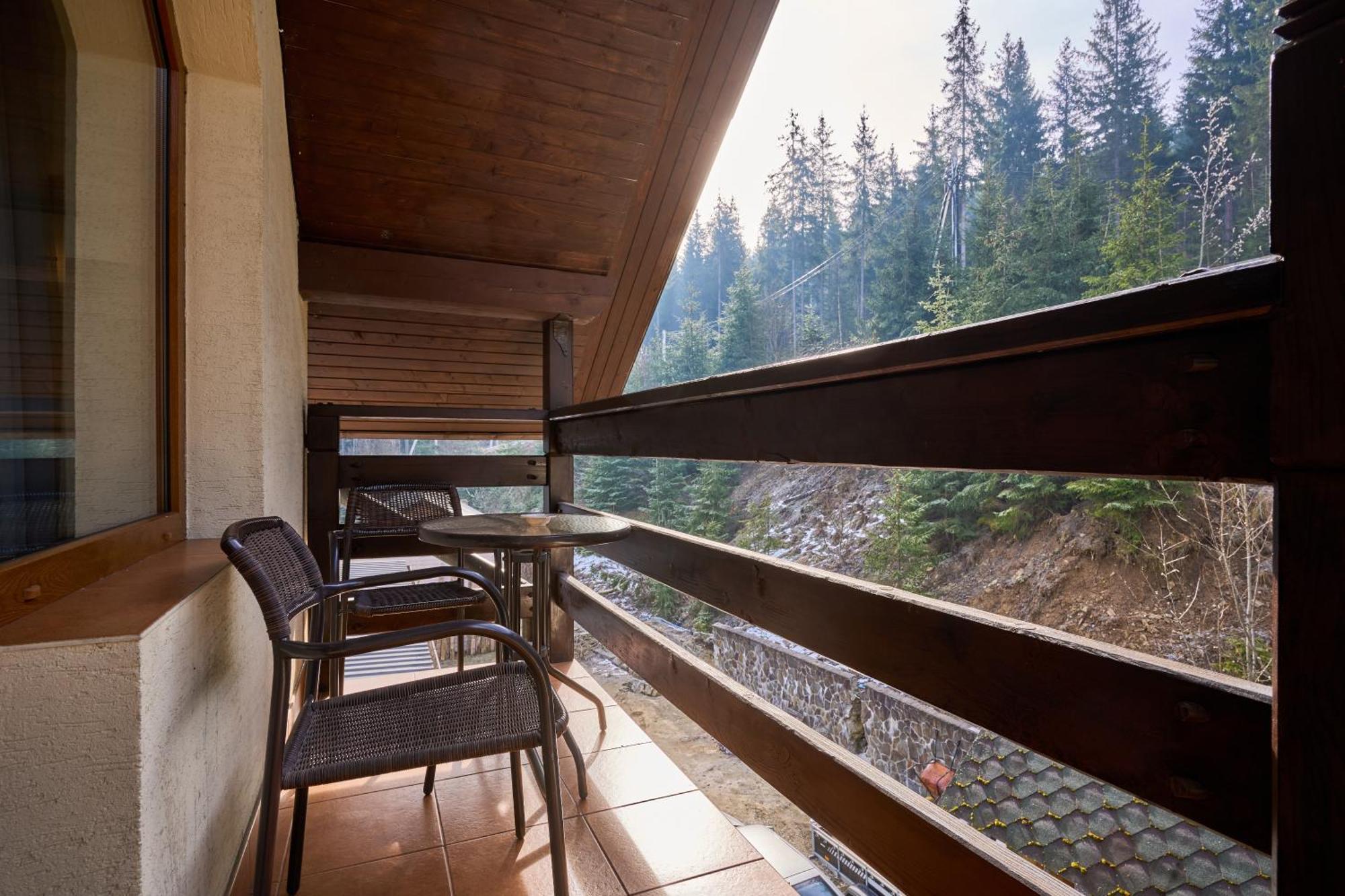 Hotel Vedmezhyi Dvir Bukovel Dış mekan fotoğraf