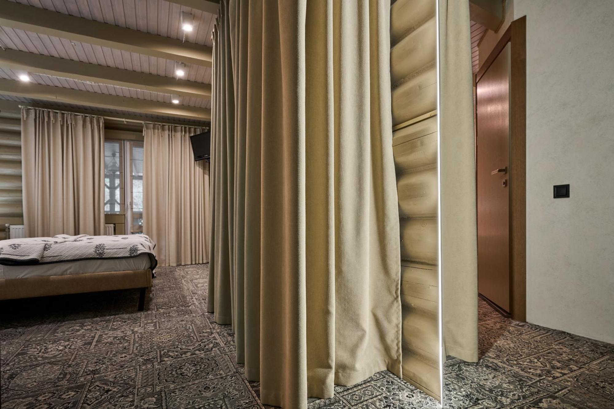 Hotel Vedmezhyi Dvir Bukovel Dış mekan fotoğraf